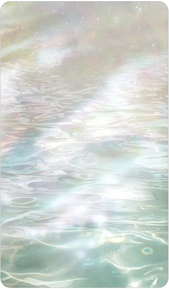 Iridescent surface with reflective patterns