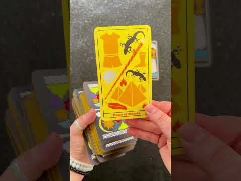 Video flip through of the Tarot Disassembled Deck.