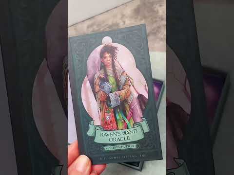 Raven's Wand #Oracle is based on a trilogy of books by Steve Hutton flip through